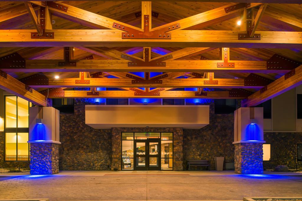 Glacier Peaks Hotel 2*